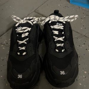 Balenciaga triple s